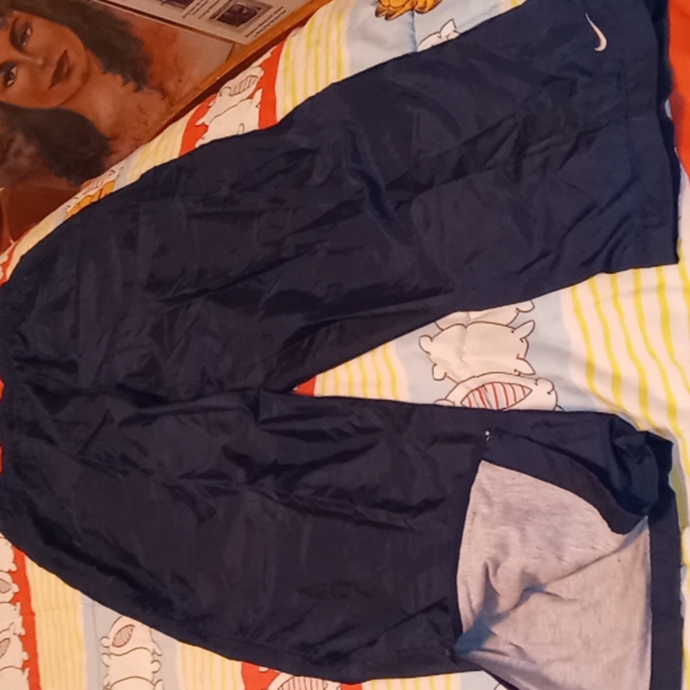 NWOT Nike Windbreaker/ Soft Flannel Lining & Zip Cuff Sweatpants/Running Pants